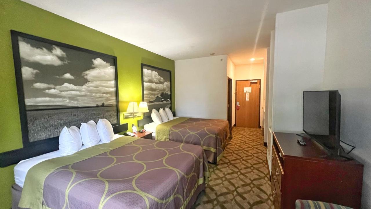 Super 8 By Wyndham De Soto Hotel Exterior foto